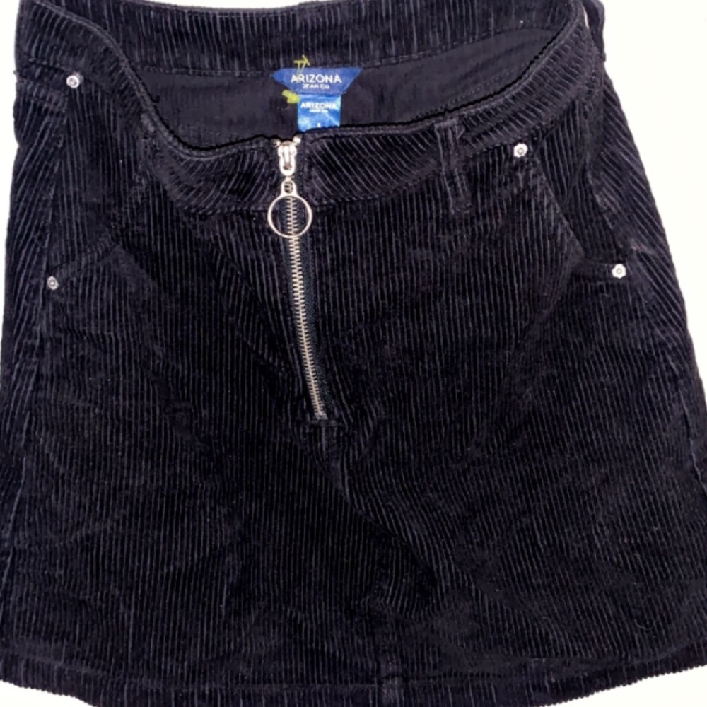 black casual skirt